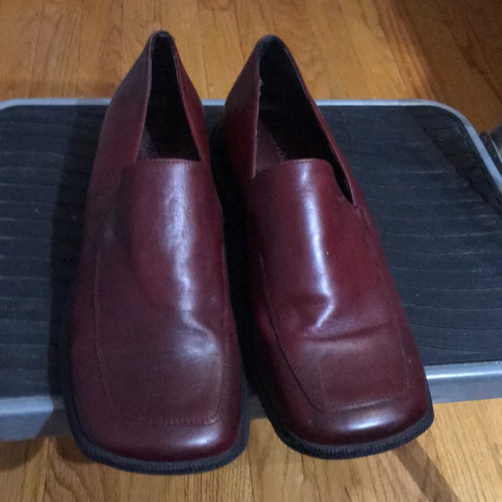 GENUINE LEATHER SHOES BY BASS